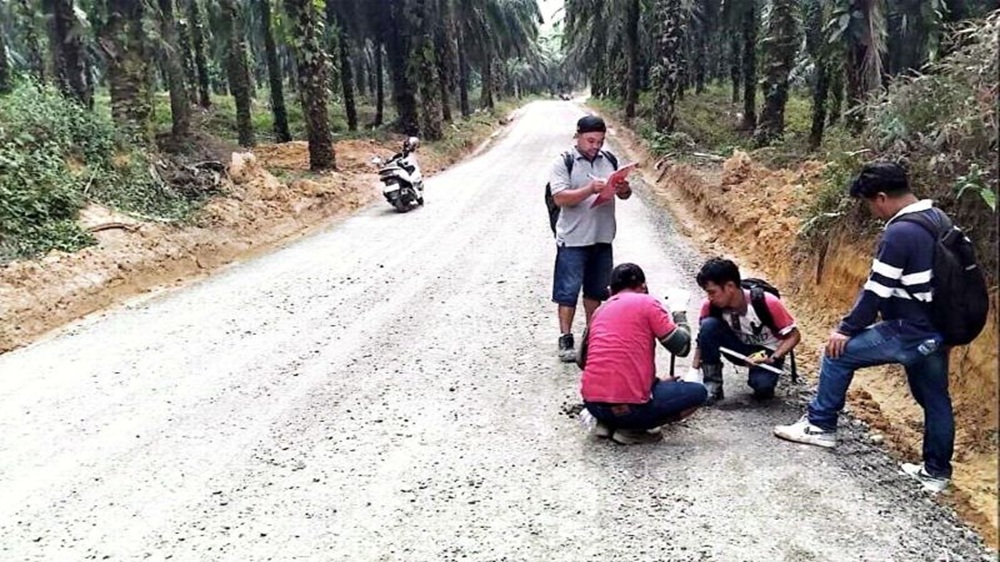 Hubungkan Marga Makmur ke SP 3, Pemkab Dharmasraya Aspal Jalan Sepanjang 1,5 KM