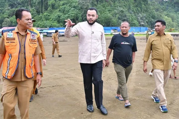 Jelang Libur Lebaran, Pantai Air Manis Ditata Bersih dan Indah untuk Wisatawan