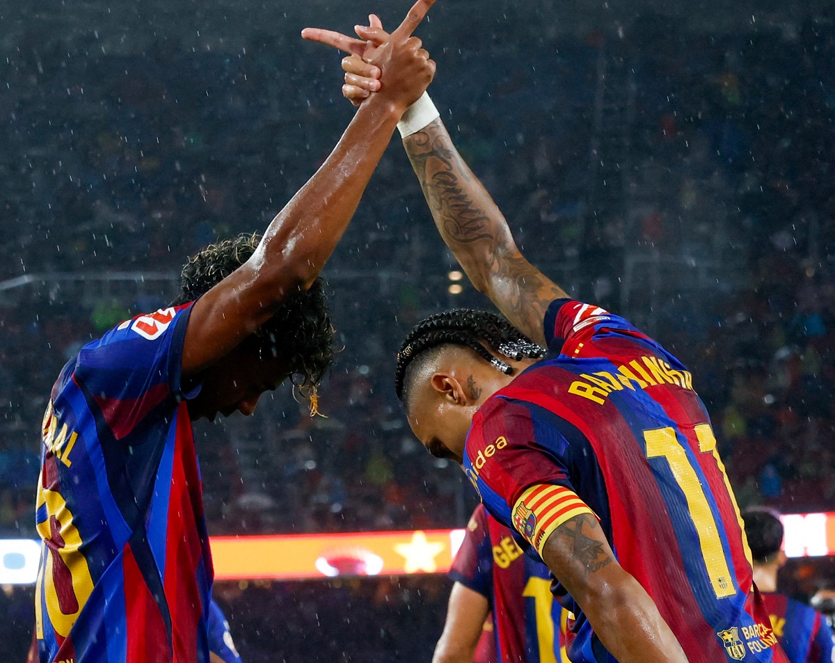 Hattrick Raphinha Warnai Kemenangan Telak Barcelona atas Racing Santander