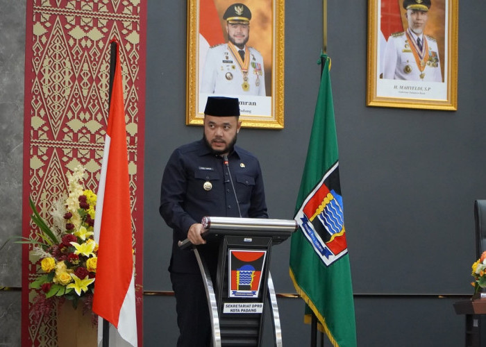 Perkuat Tata Kelola dan Budaya Lokal, Fadly Amran Sampaikan Nota Penjelasan Tiga Ranperda di DPRD Padang