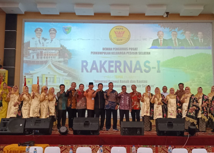 Tutup Rakernas I PKPS, Wabup Risnaldi Ajak Perantau Bersinergi Bangun Pesisir Selatan