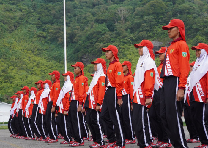 Digembleng 24 Hari, 65 Pelajar Terbaik Padang Panjang Siap Bertugas di HUT RI