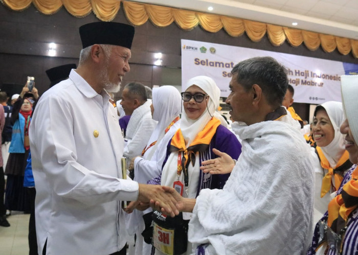 Jelang Keberangkatan Haji, Gubernur Sumbar Berpesan Jaga Nama Daerah dan Doakan Bangsa