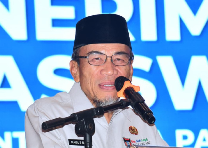 Pemko Padang Lepas 41 Mahasiswa Penerima Beasiswa Vokasi Aviasi ke Tangerang