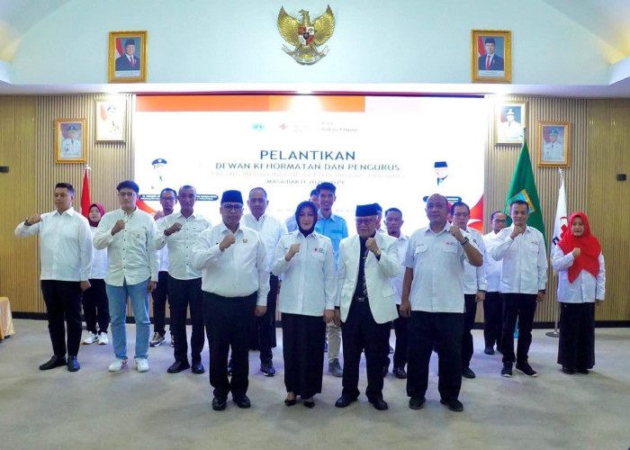 Ketua PMI Sumbar Lantik Pengurus PMI Padang Panjang Periode 2026–2029