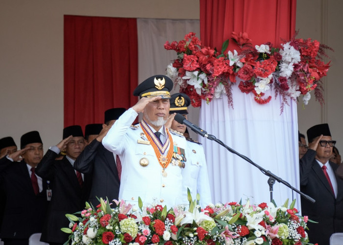 HUT RI ke-80 di Padang: Gubernur Sumbar Beri Apresiasi Paskibraka dan Penghargaan Daerah