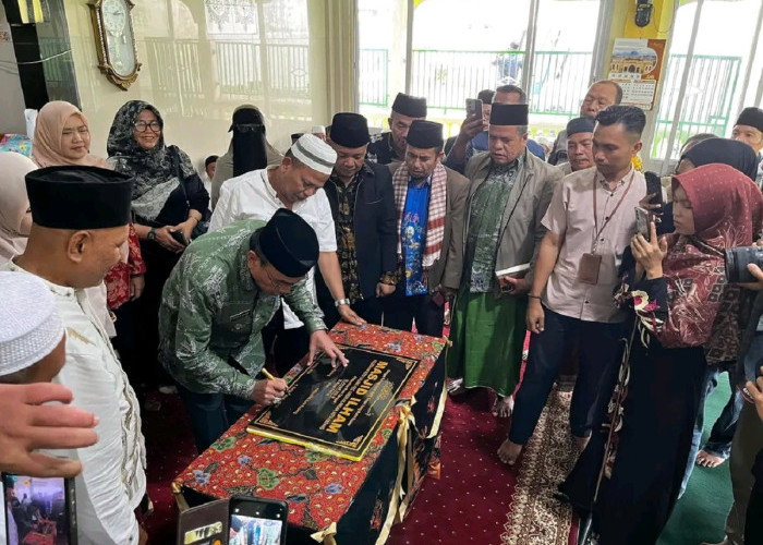 Resmikan Masjid Ilham Koto Lalang, Wawako Maigus Nasir Ajak Warga Budayakan Salat Berjamaah