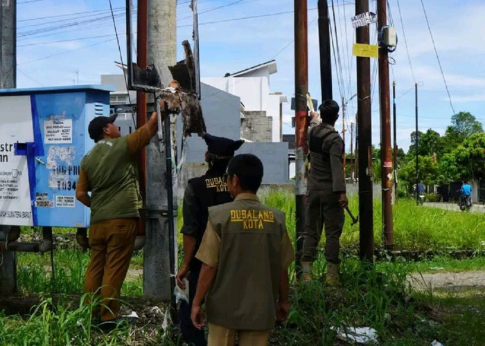 Bersihkan Wajah Kota, Kecamatan Koto Tangah Tertibkan Media Promosi Tak Layak