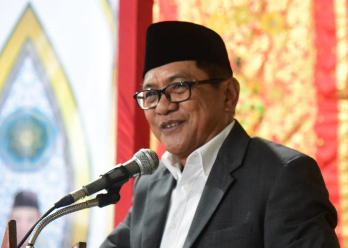 Hadiri Pengukuhan Tuangku di VII Koto, Bupati JKA Beri Pesan Menginspirasi untuk Santri
