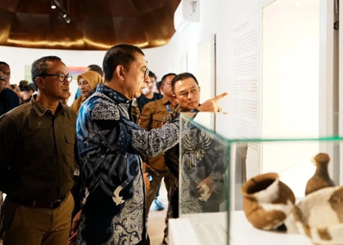 Menbud Fadli Zon resmikan wajah baru Museum Cipari Kuningan