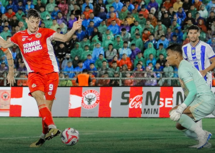 Semen Padang Tumbang 0-2 dari Persib Bandung