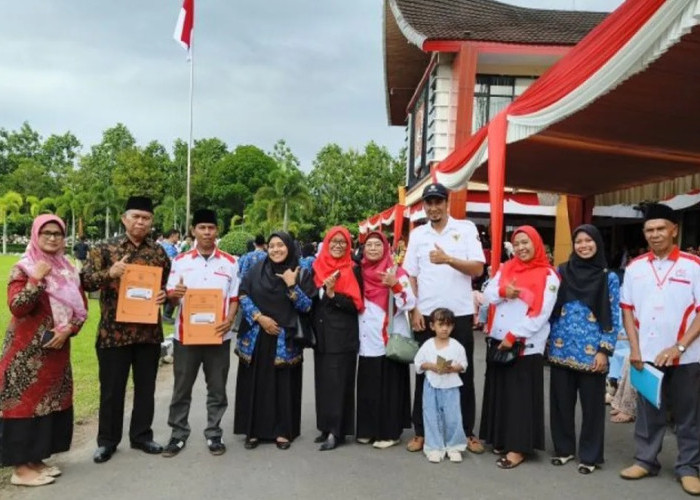 Apresiasi Kinerja Ekonomi: Pemkab Agam Beri Penghargaan untuk 4 Koperasi Terbaik