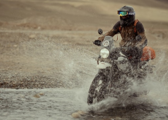 Jangan Cuma Cuci Bodi! Ini Cara Rawat Rem Cakram Motor Setelah Kena Hujan