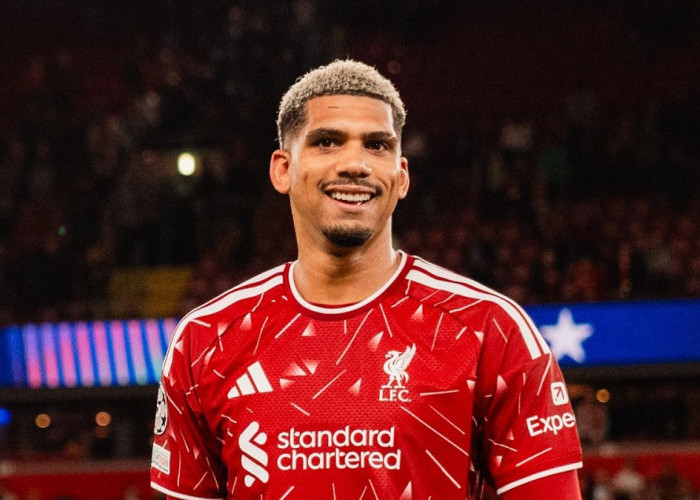 Andoni Iraola Ajukan Satu Syarat Khusus untuk Permanenkan Ronald Araujo di Liverpool