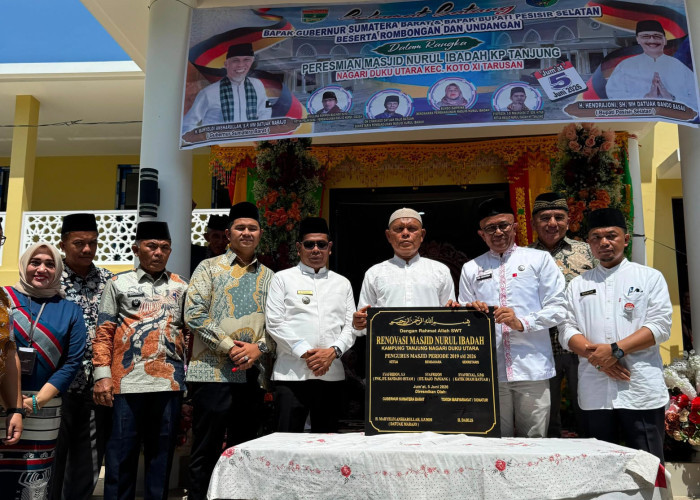 Hadiri Peresmian Masjid di Tarusan, Wabup Risnaldi Dorong Masjid Jadi Pusat Pendidikan Keagamaan