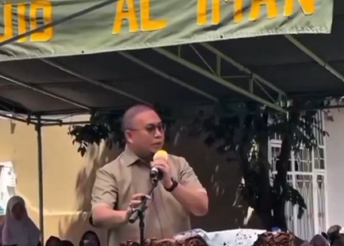 Andre Rosiade Salurkan Bantuan Ambulans untuk Masjid Al Iman Gunung Pangilun