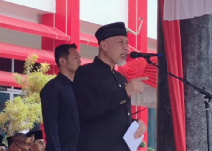 Gubernur Sumbar Instruksikan Salat Berjamaah di Sekolah dalam Rangka Hardiknas 2025