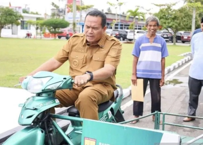 BAZNAS Pariaman Salurkan Bentor untuk Bantu Pemulung Tingkatkan Pendapatan