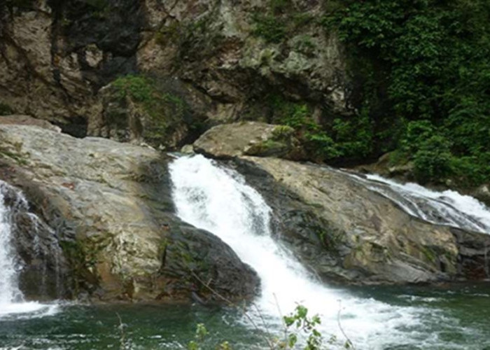 Wisata Air Terjun Timbulun: Pesona Air Terjun Bertingkat di Sumatra Barat