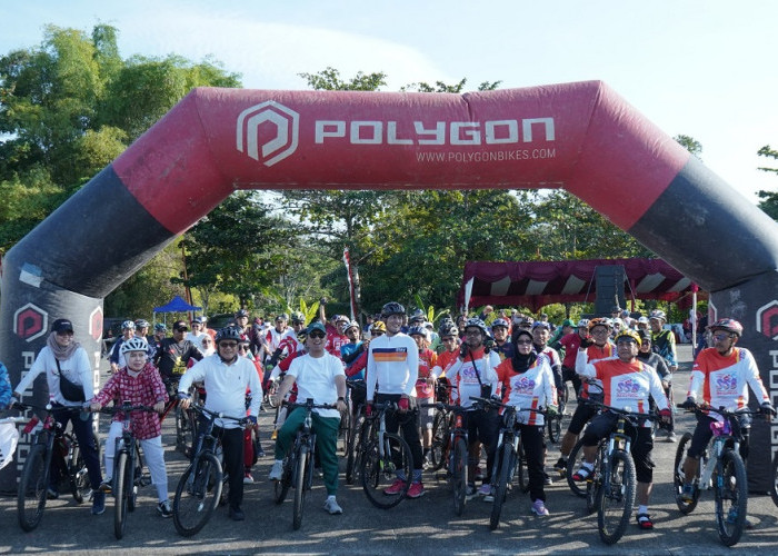 Bupati Padang Pariaman Ikut Meriahkan Fun Bike HUT RI 2025 Bersama Ratusan Warga