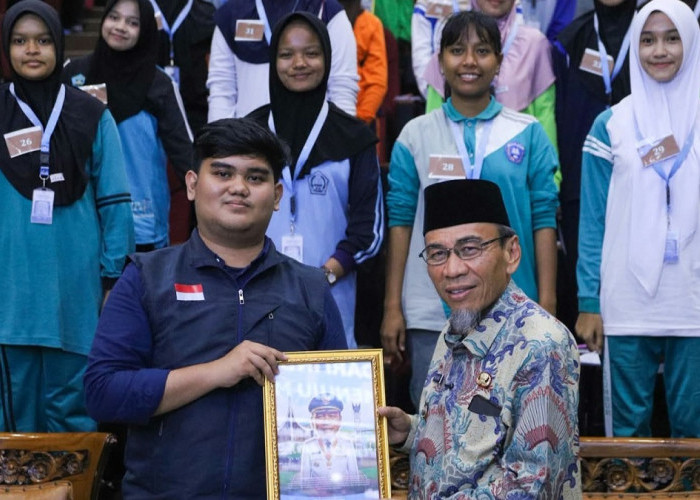 Wawancara Khusus: Wawali Padang Maigus Nasir Bekali 100 Ketua OSIS–MPK Se-Indonesia dengan Nilai Kepemimpinan