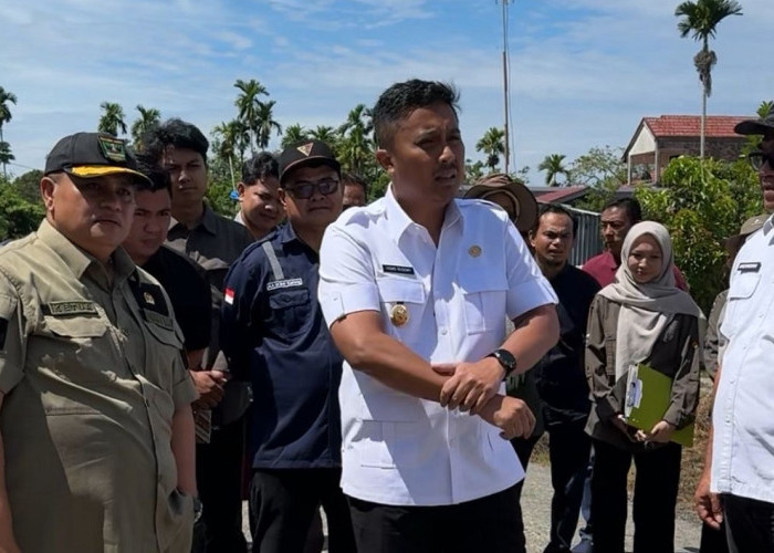 Wagub Sumbar Vasko Ruseimy Tegaskan Kualitas Pengaspalan Jalan di Padang Harus Sesuai Standar