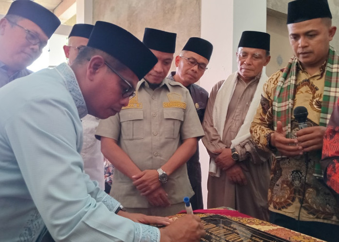 Wabup Risnaldi Resmikan Masjid di Tarusan, Dorong Masjid Jadi Pusat Iman dan Pendidikan Generasi