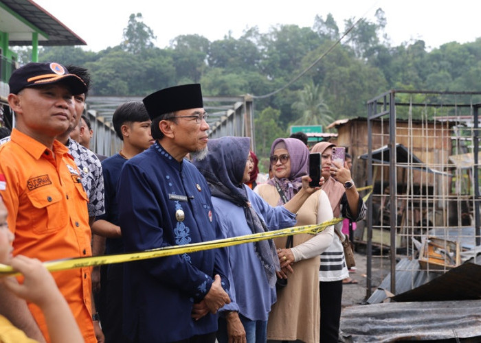 Kebakaran Limau Manis Padang Telan Kerugian Rp3 Miliar, Pemko Bantu 9 KK Terdampak