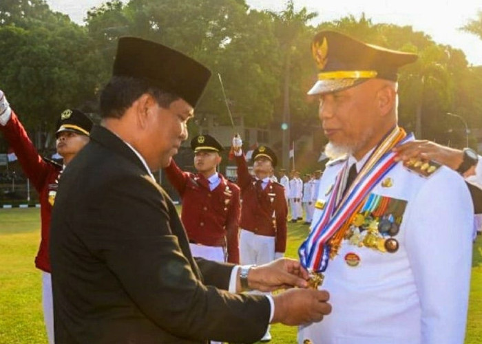 Gubernur Sumbar Mahyeldi Terima Penghargaan Tertinggi Kartika Pamong Praja Madya dari IPDN