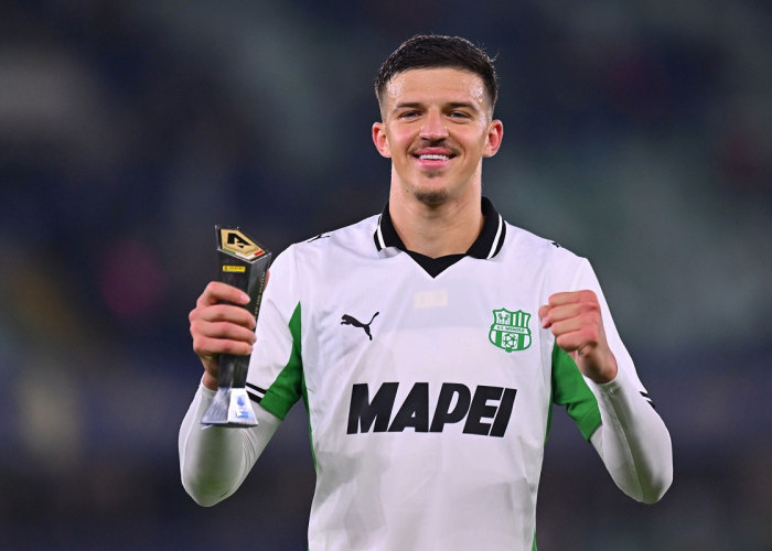Leeds United Resmi Rekrut Bek Sassuolo Tarik Muharemovic