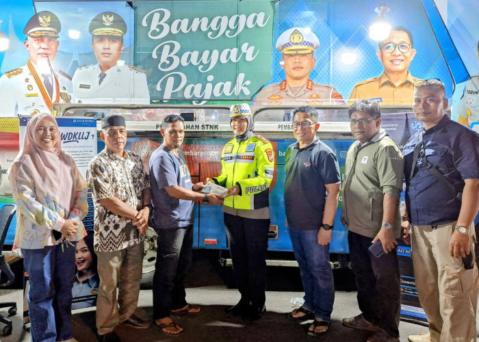 Permudah Wajib Pajak, Layanan SAMSAT Malam Minggu Disambut Antusias Warga Pasbar