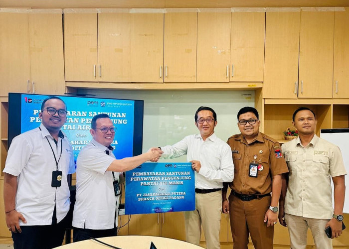 Perkuat Perlindungan Wisatawan, PT Jasa Raharja Putera Salurkan Santunan untuk Pengunjung Pantai Air Manis