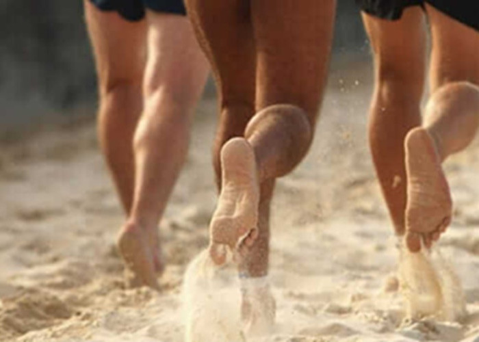 Padang Pariaman Barefoot Running 2026 Siap Digelar, Sensasi Unik Lari Tanpa Alas Kaki di Pantai