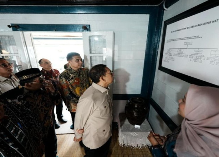 Menteri Kebudayaan Fadli Zon Kunjungi Rumah Kelahiran Bung Hatta di Bukittinggi