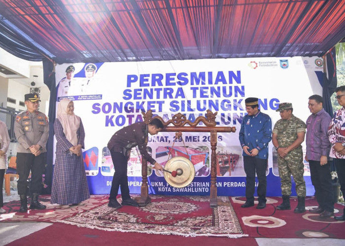 Peresmian Sentra Tenun Silungkang Perkuat Pelestarian Warisan Budaya Sawahlunto