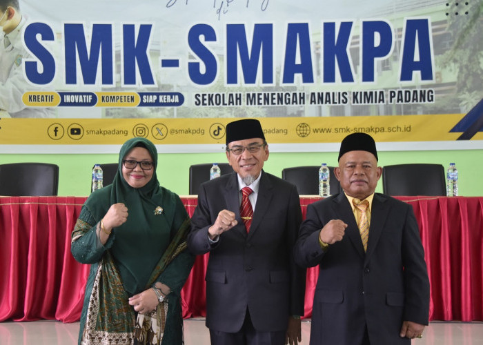 Estafet Kepemimpinan SMK-SMAK Padang: Silvania Lorina Resmi Jabat Kepala Sekolah 2026–2030