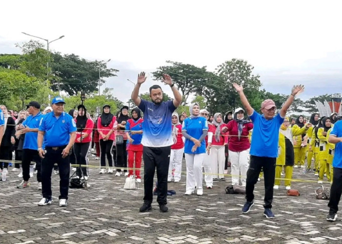 Gebyar KORMI Kota Padang: Ribuan Warga Padati Senam Massal Bertema Sehat dan Gembir