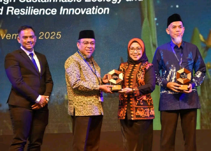 Kota Padang Raih Special Award di ISNA 2025, Bukti Komitmen pada Enam Pilar Smart City