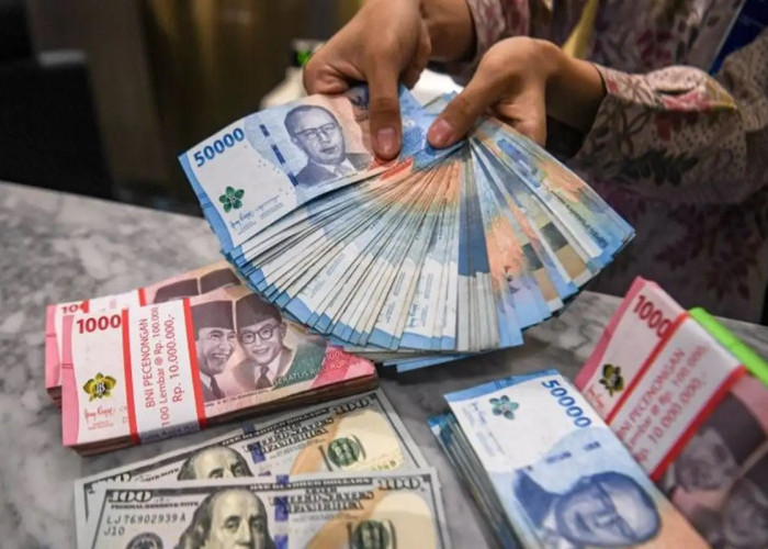 Rupiah Terperosok ke Rp17.300, Efek Gagalnya Diplomasi AS-Iran dan Harga Minyak