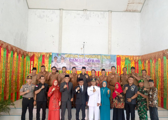 Hadiri Sertijab Camat Bayang, Wabup Risnaldi: Hentikan Cemoohan, Dukung Pembangunan