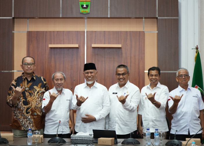 Transformasi Digital Sumbar Makin Nyata, Gubernur Mahyeldi Pantau Langsung Visitasi ADLGA 2025
