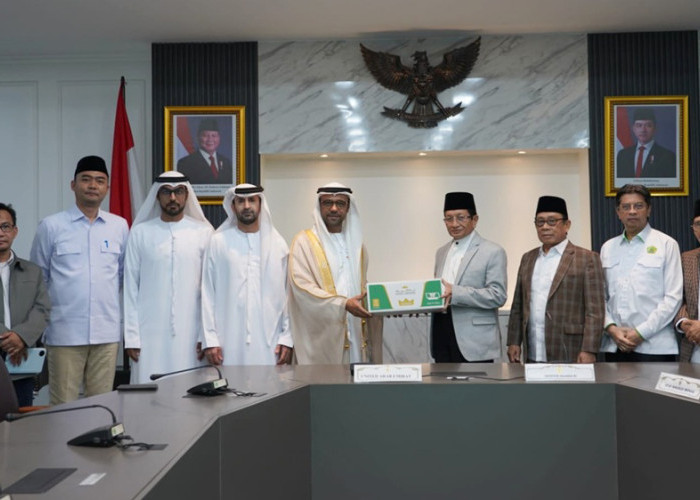 Simbol Persaudaraan dan Solidaritas, UEA Hadiahkan 30 Ton Kurma untuk Masyarakat Indonesia