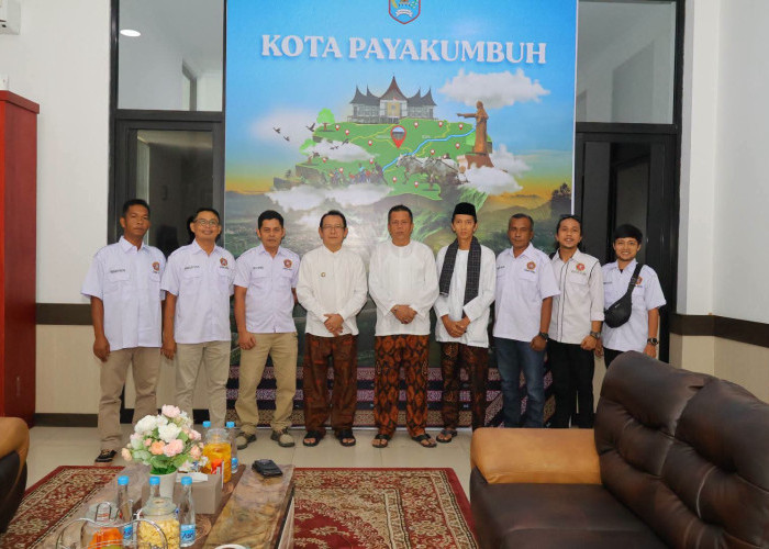 Dorong Ekonomi Kepemudaan, Wako Payakumbuh Zulmaeta Siap Beli Hasil Budidaya Maggot Karang Taruna