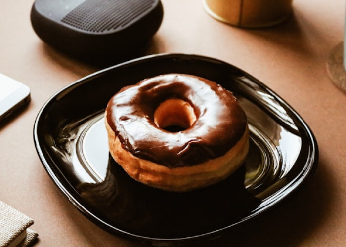 Resep Donat Kopi Cokelat Anti Gagal, Camilan Sore yang Bikin Bahagia!