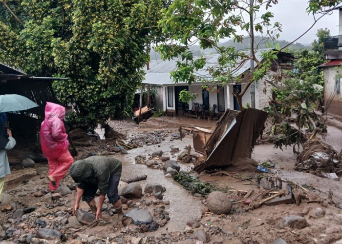 Ratusan Korban Banjir Bandang Solok Masih Tinggal di Pengungsian
