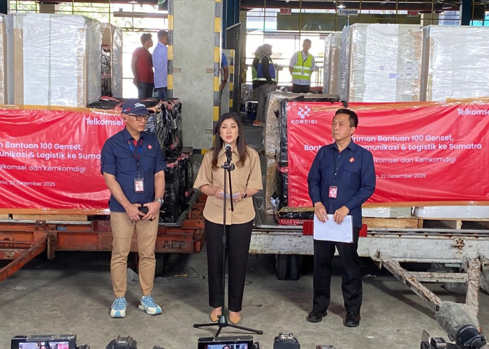 Bantuan Kemanusiaan Banjir Sumatra: Genset, Smartphone, dan Perlengkapan Ibadah Disalurkan Pemerintah
