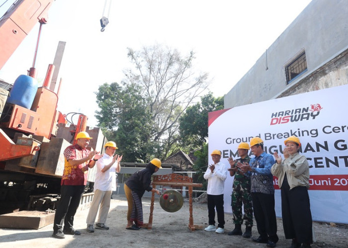 Harian Disway Groundbreaking Pembangunan Gedung Kantor Baru di Surabaya
