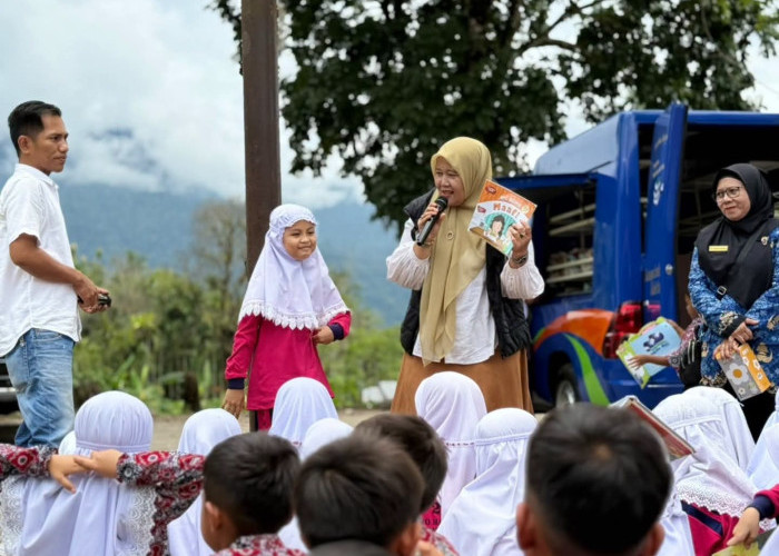 116 Siswa SD 29 Koto Malintang Nikmati Layanan Perpustakaan Keliling, 700 Buku Dihadirkan