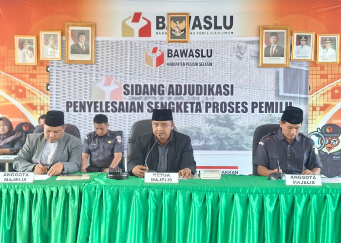 Perkuat Kapasitas Pengawas, Bawaslu Pesisir Selatan Adakan Sidang Pembuktian Sengketa Pemilu