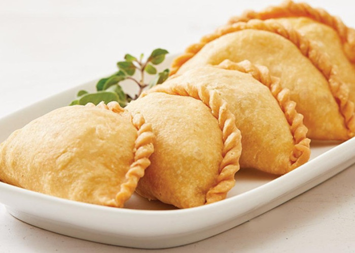 Ini Cara Membuat Pastel Isi Sayur yang Garingnya Tahan Lama
